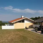 Hébergement de vacances 5 Person In *